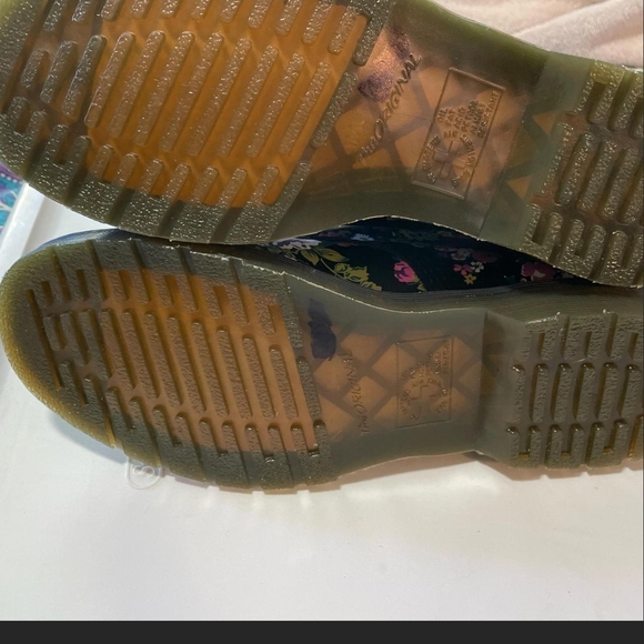 Dr. Martens Black Boots with Floral Pattern - Picture 5 of 5